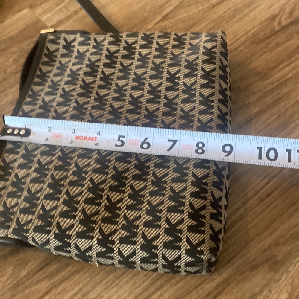 Michael Kors Bedford Small North South Crossbody beige/black signature jacquard. - Picture 7 of 10